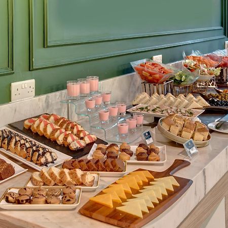 Wescott Hotel Дубай Экстерьер фото