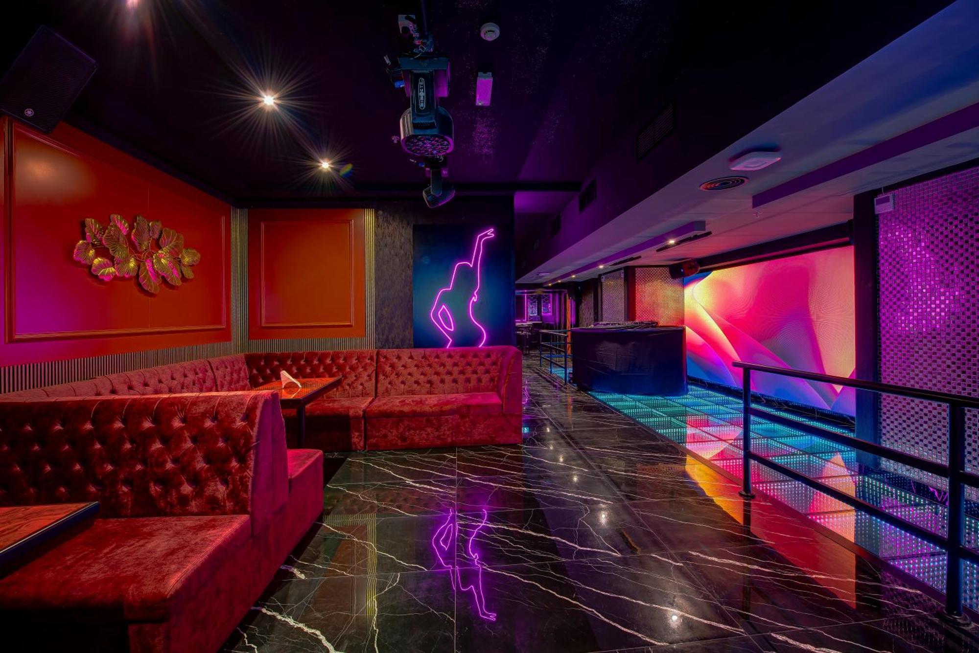 Wescott Hotel Дубай Экстерьер фото