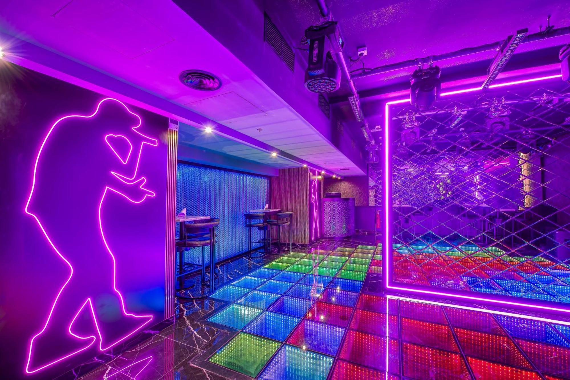 Wescott Hotel Дубай Экстерьер фото