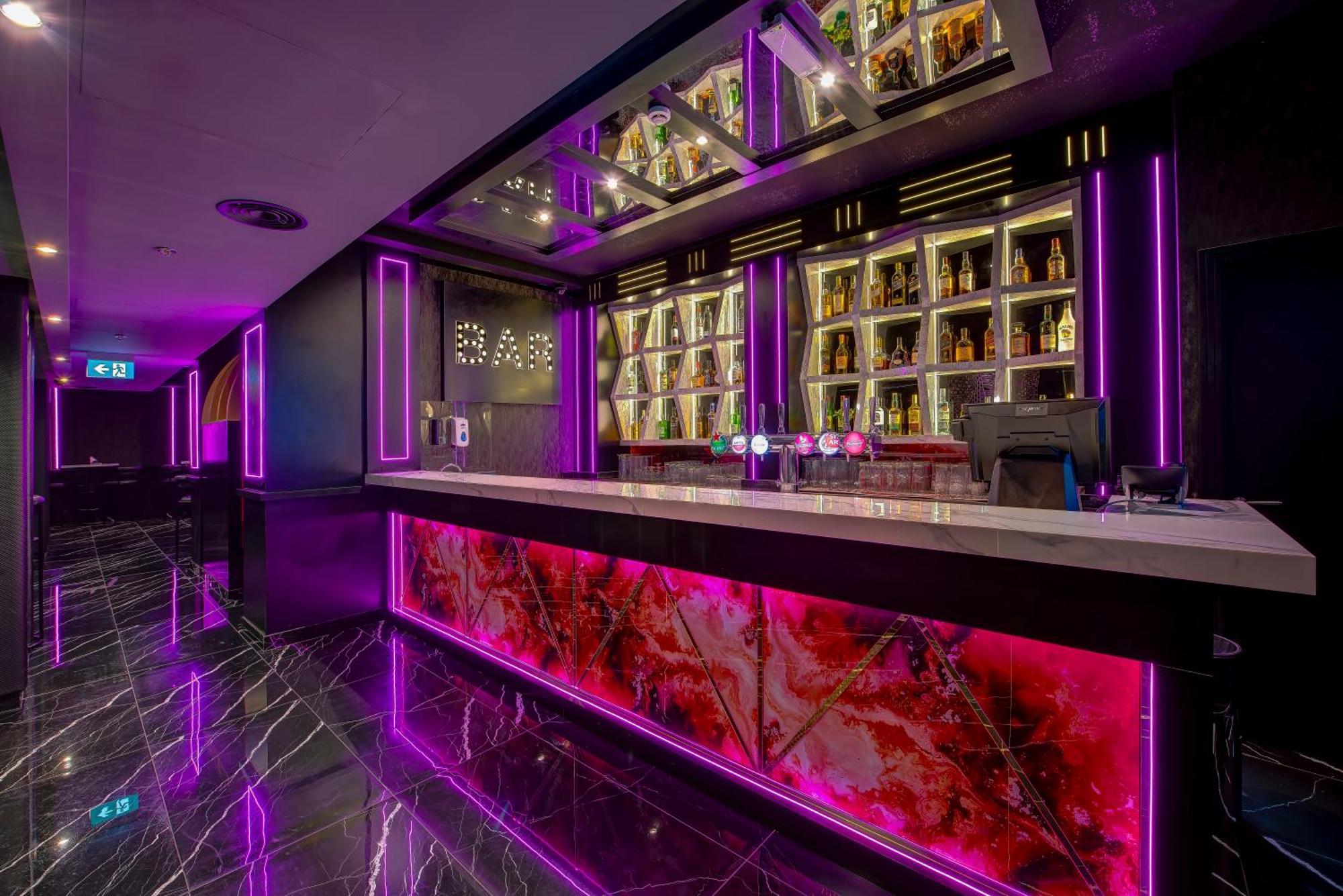 Wescott Hotel Дубай Экстерьер фото
